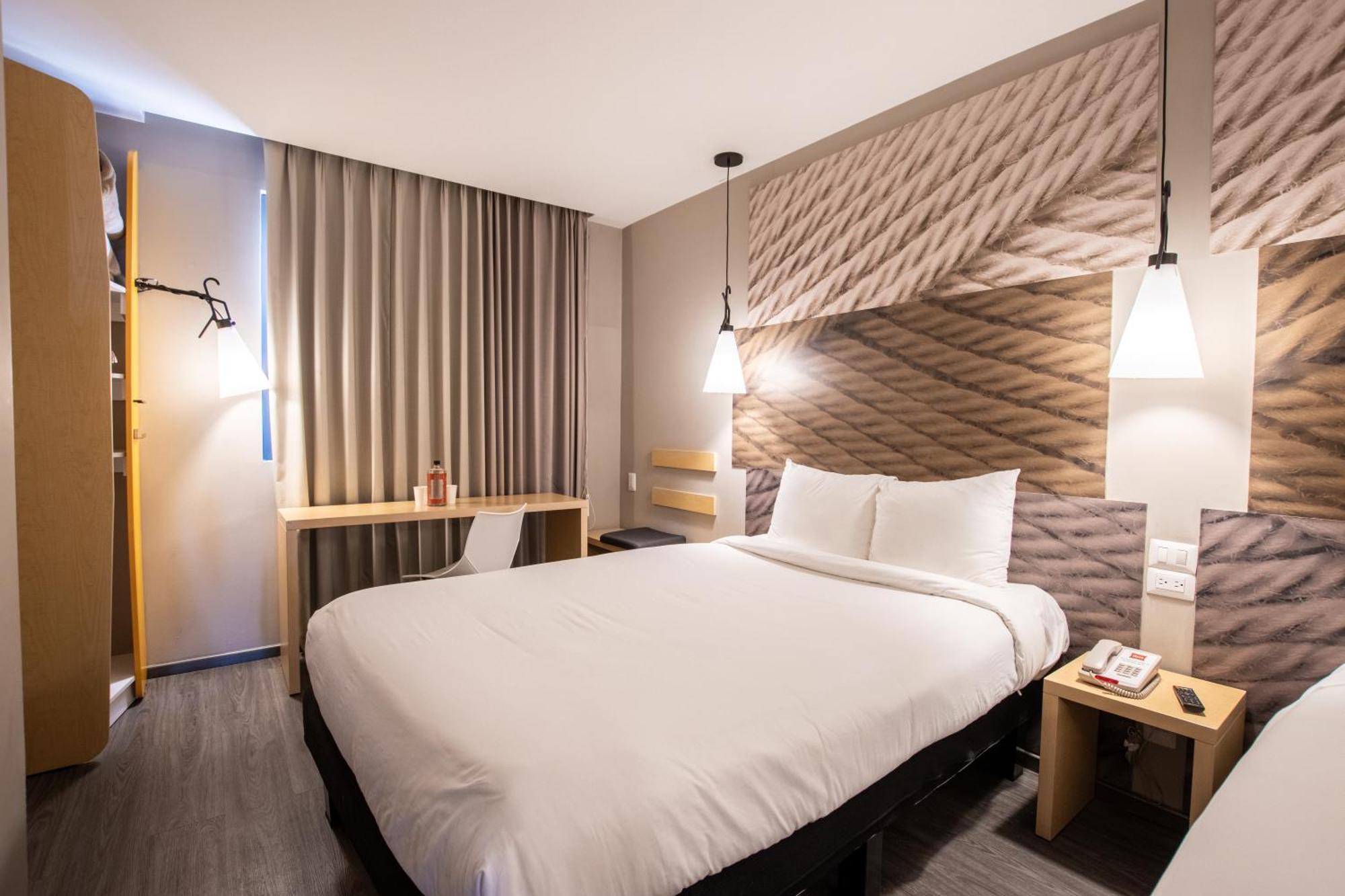 Ibis Tijuana Hotel Exterior photo